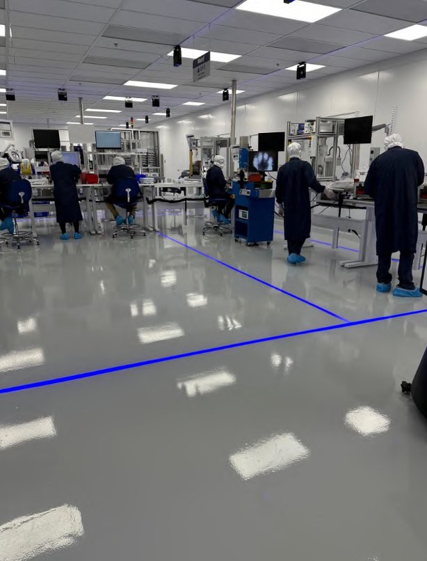 Salle blanche horlogerie pharma lignes bleues